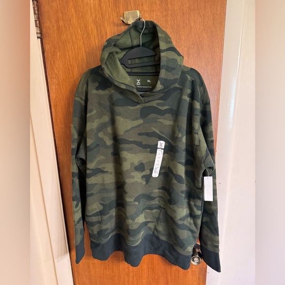 NWT women’s XL camouflage hoodie by Xersion, front side pockets & fleece lining - Picture 1 of 9